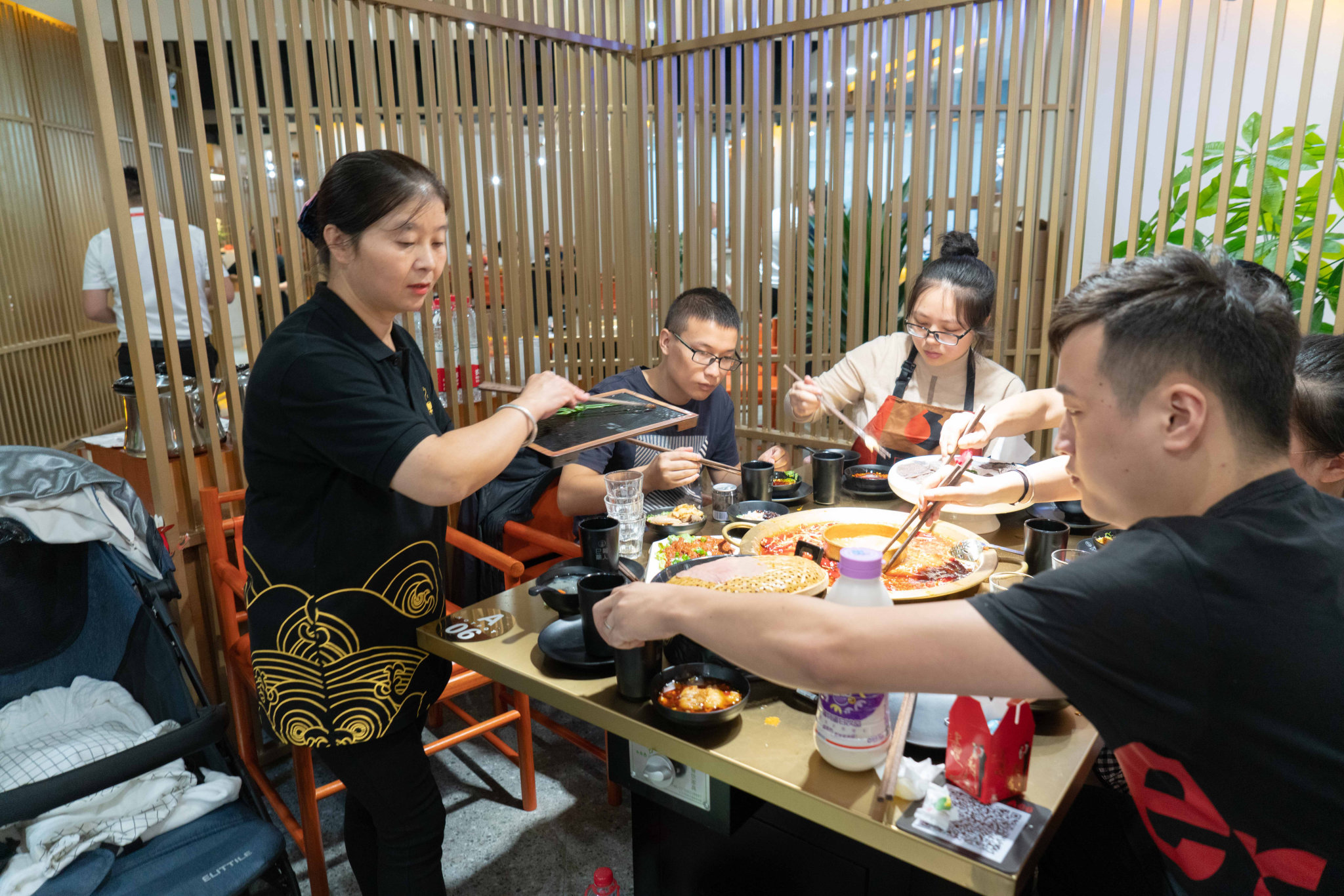 县城年轻人为何爱上火锅？揭秘“小镇青年”的消费新哲学